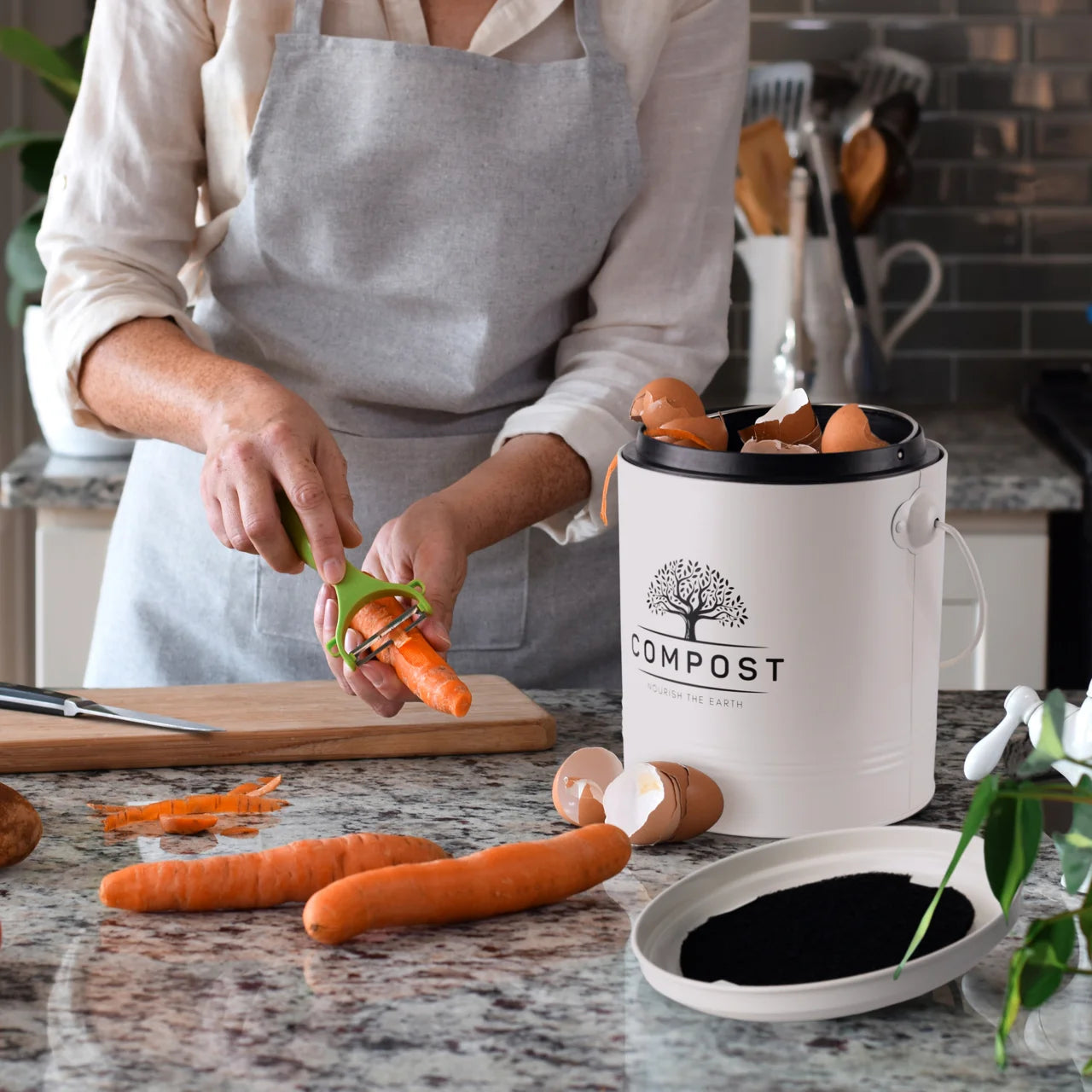 Kitchen Compost Bin, 1.3 Gallon Countertop Compost Bin with Lid, Indoor Compost Bucket Includes Inner Bucket Liner and Carbon Filter, Small Compost Bin with Compostable Bags, Recycle Bin for Food Was